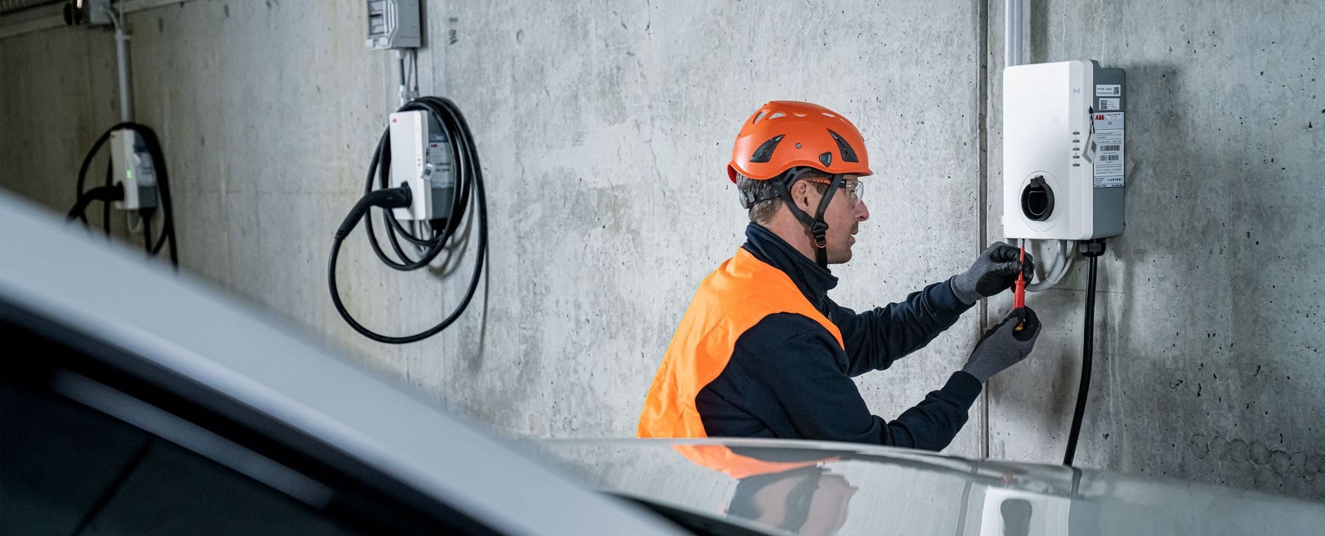 Kurs «Ladeinfrastruktur E-Mobilität für Mehrfamilienhäuser und Bürogebäude mit 4 bis 40 Wohneinheiten»