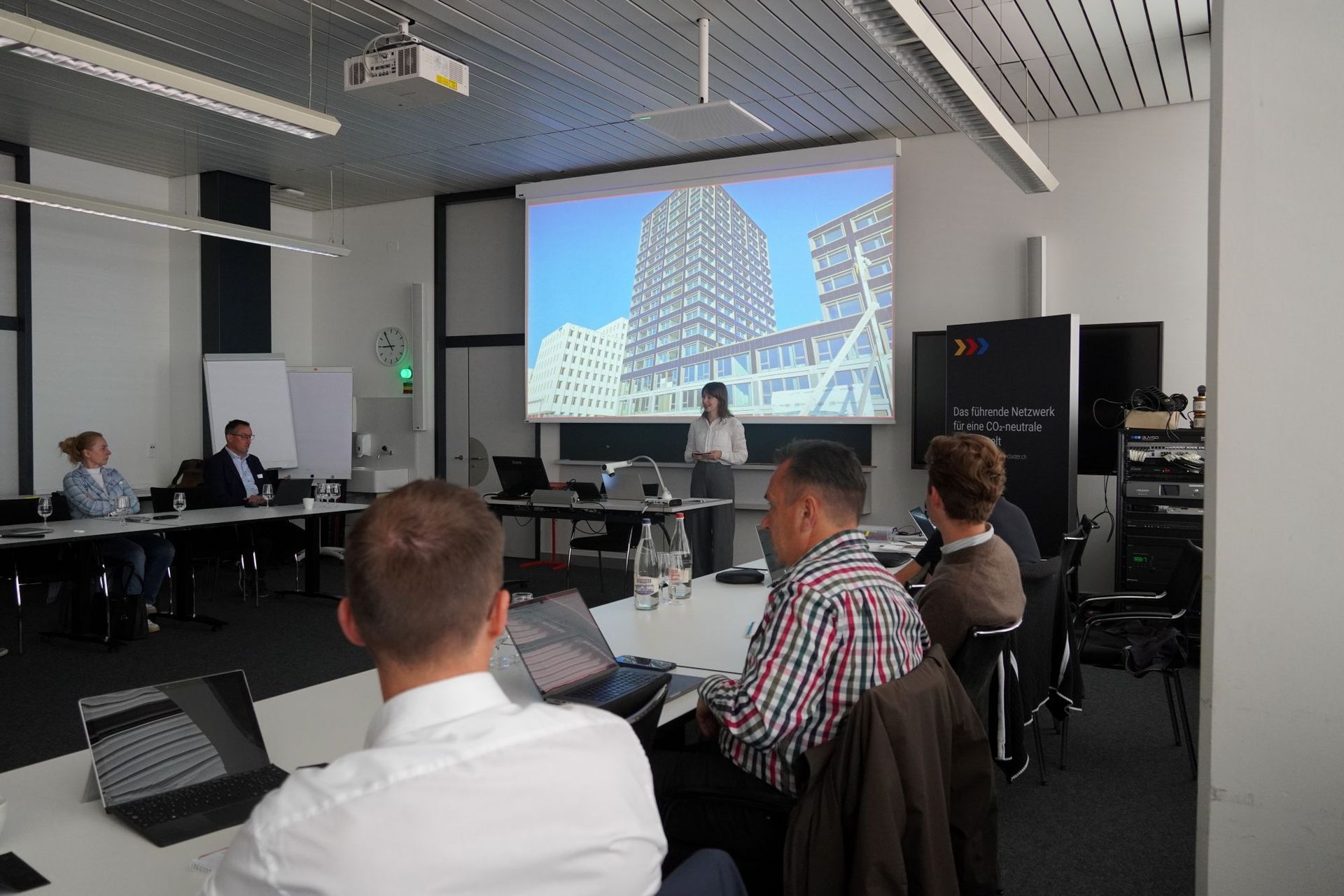 Rückblick auf den Kurs PV-Fassaden an der HSLU Horw!